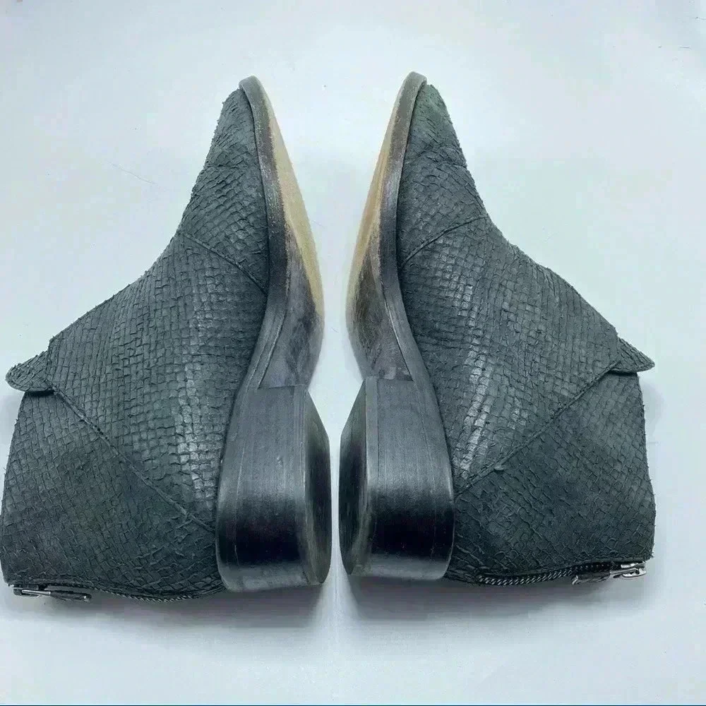 Eileen Fisher capsule wardrobe minimalist snakeskin leather ankle boot size 6.5